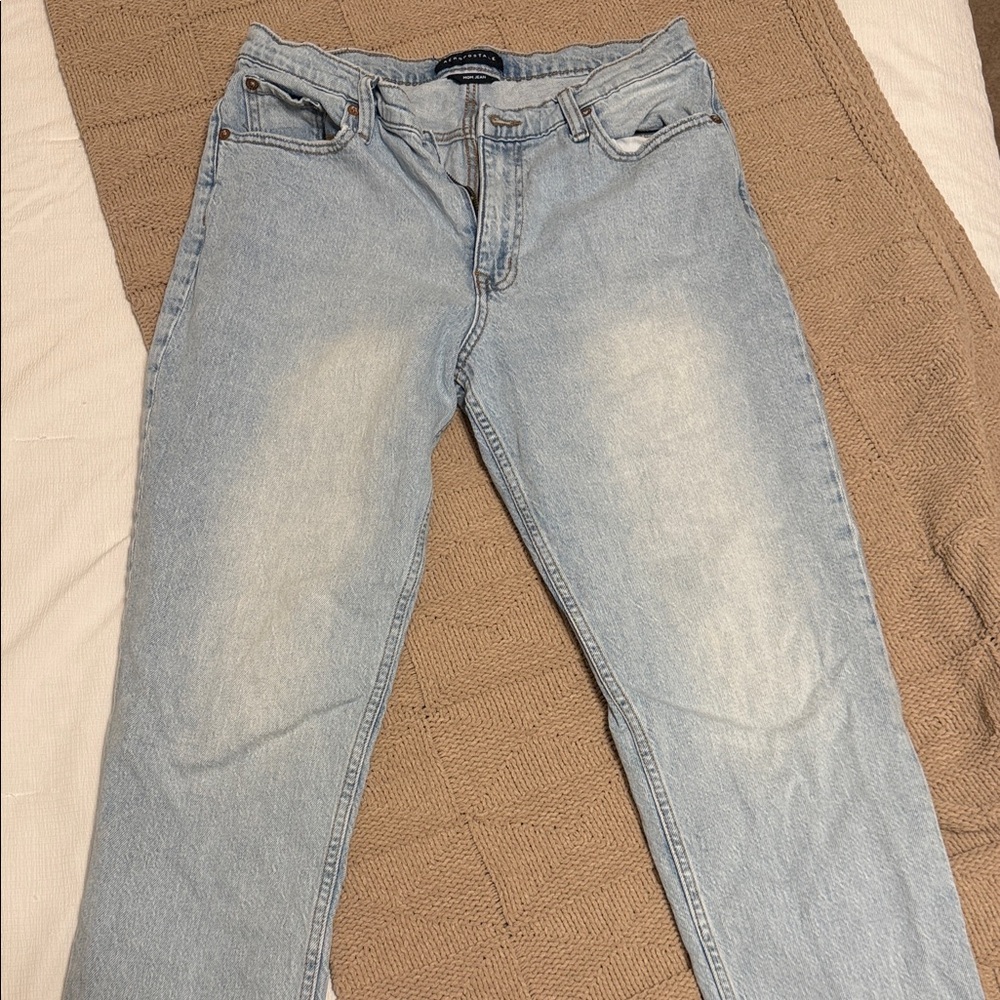 Aeropostale Light Wash Women's Straight Leg Jeans